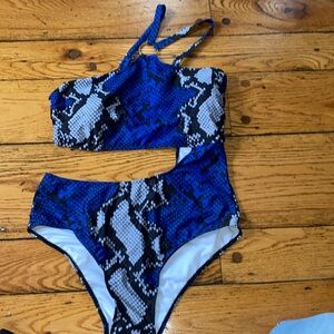 SHEIN size 1xl swimsuit never worn